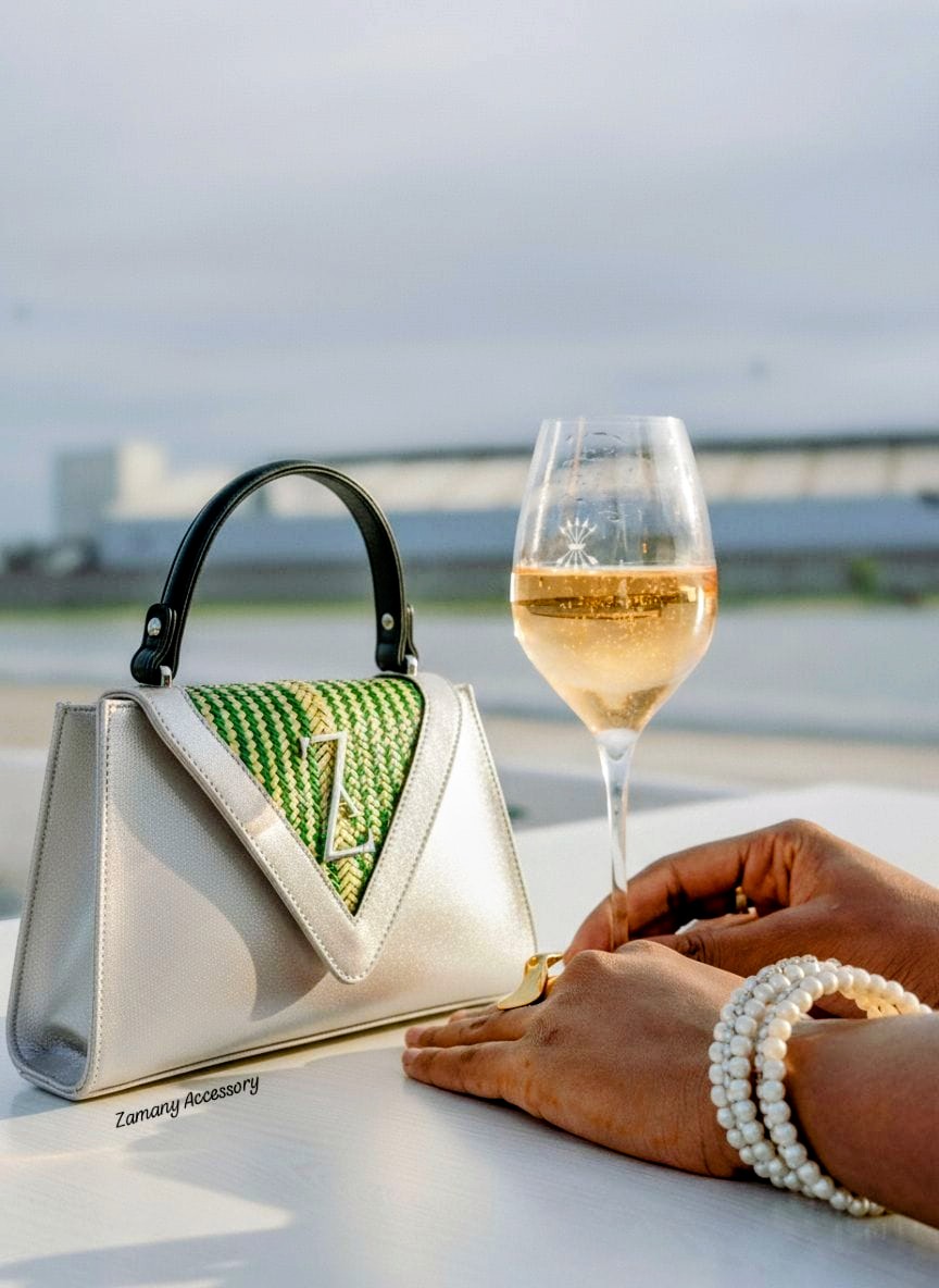 Zamany Accessory tweet media