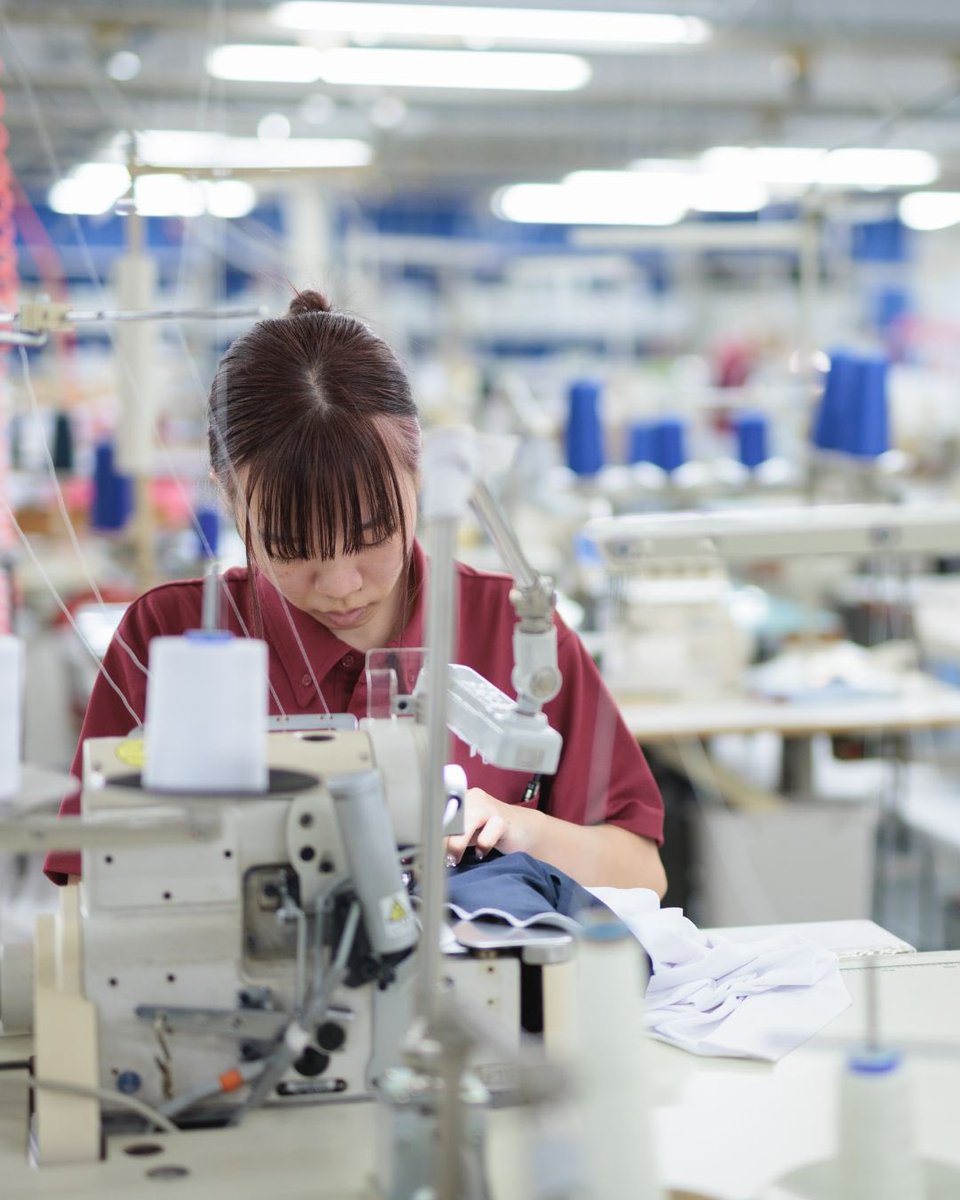 RewardUniform's tweet image. REWARDのユニフォームは、一枚一枚を自社工場で丁寧に縫製しています。
細部までこだわったものづくりで、チームの想いに寄り添う一着を。
“勝ちたい”という気持ちを支えるのは、確かな品質です。

#レワードユニフォーム
#自社工場生産
#職人の技
#丁寧なものづくり
#野球ユニフォーム