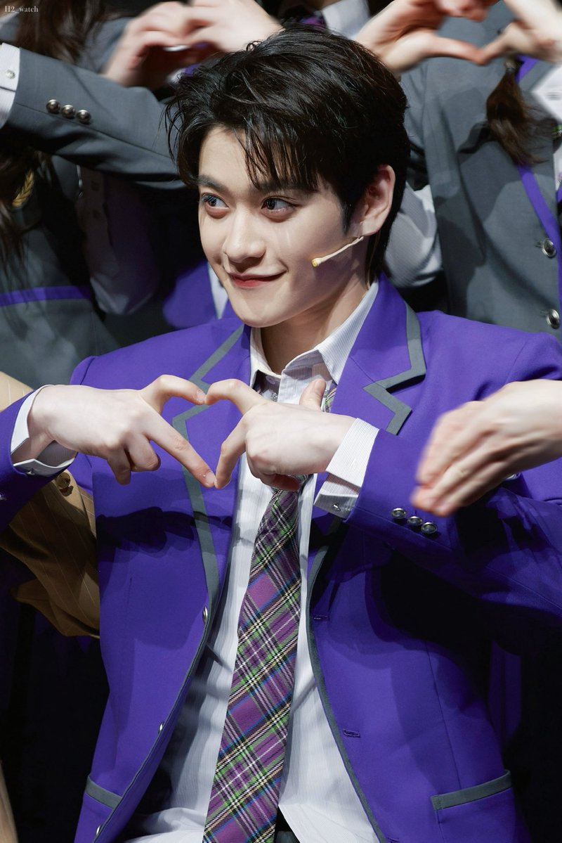 260128 타오르는 어둠 속에서
그래이공 밤 포토타임

하트 만들기💖
이그나시오 | #홍기범