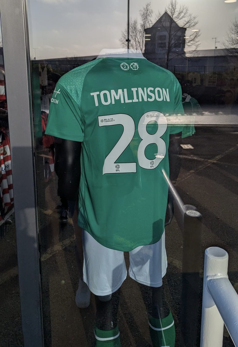 The 25/26 fourth shirt, created in partnership with Louis
