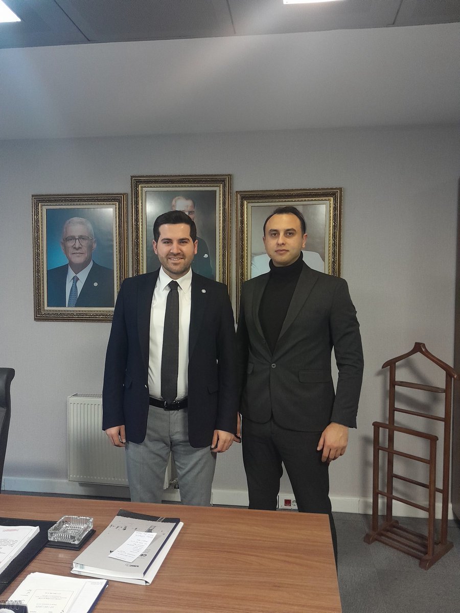 salimbilgin66's tweet photo. Yan Kuruluşlardan Sorumlu Genel Başkan Yardımcımız olarak görev alan  kıymetli kardeşim Sn.@FatihKOCA04'ya  hayırlı olsun ziyaretinde bulunarak, Gençlik-Teşkilat  üzerine konuşup eskileri yâd ettik. 
 Yolu bahtı açık olsun, daima bir ve beraberiz 🤘☀️🇹🇷 https://t.co/jJBSenguzJ