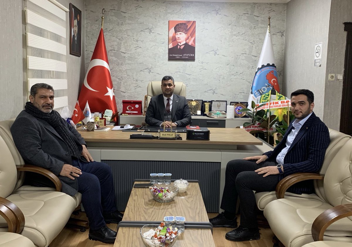 Şanlıurfa Zirai Aletler ve Motorlu Vasıtalar Tamircileri Esnaf Odası başkanlığına yeniden seçilen Halil Polat’ı ziyaret ederek hayırlı olsun dileklerimizi ilettik.

⁦<a href="/HalilPolatBsk/">Halil Polat</a>⁩ ⁦<a href="/_ozgurkarabulut/">Ahmet Özgür Karabulut</a>⁩