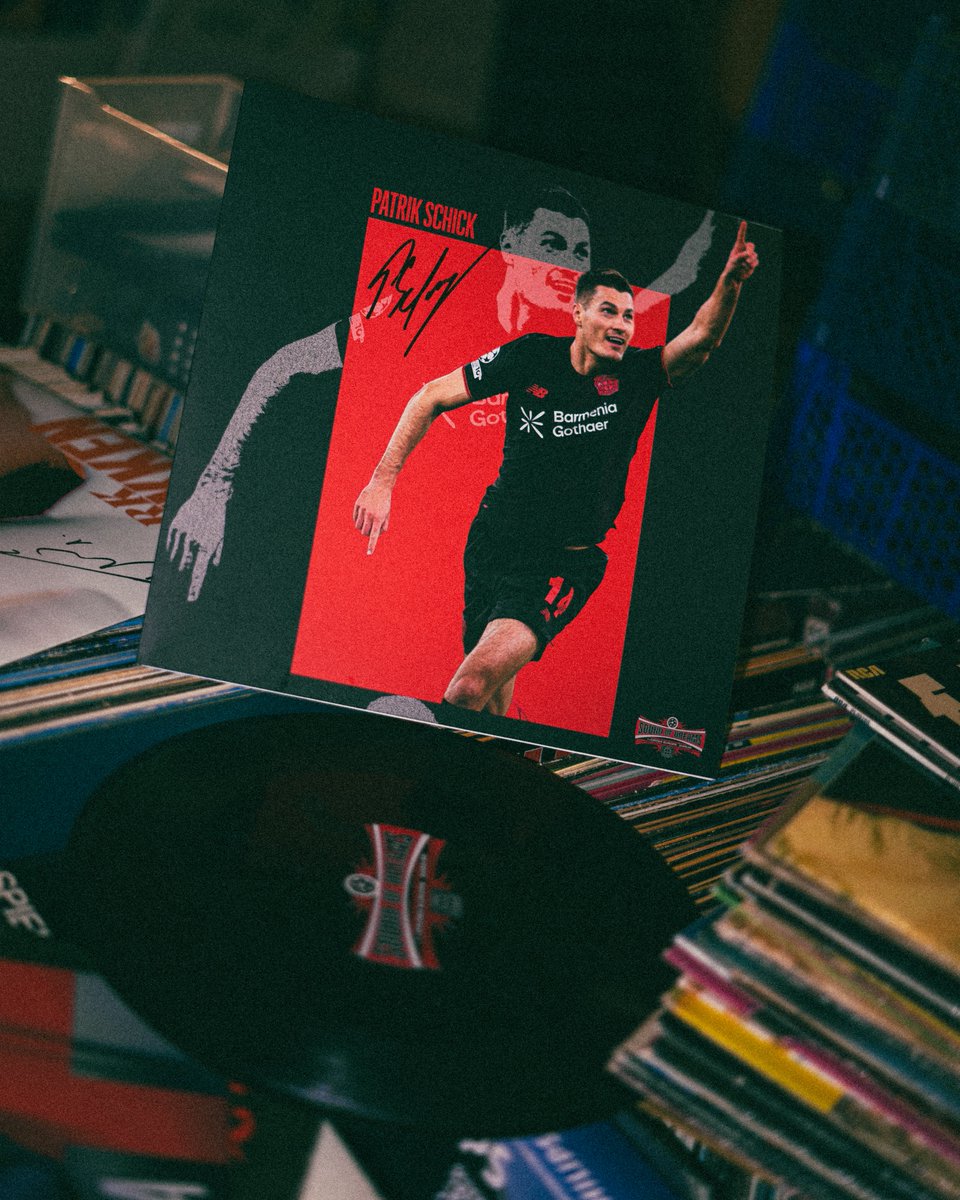 bayer04_es's tweet photo. De nuestra tienda local de discos, algunos tesoros de 𝐒𝐨𝐮𝐧𝐝 𝐨𝐟 𝐃𝐫𝐞𝐚𝐦𝐬 💿🎶

#aCROSSeurope | #SomosBayer04 🖤❤️ https://t.co/9zBqtSW7x8