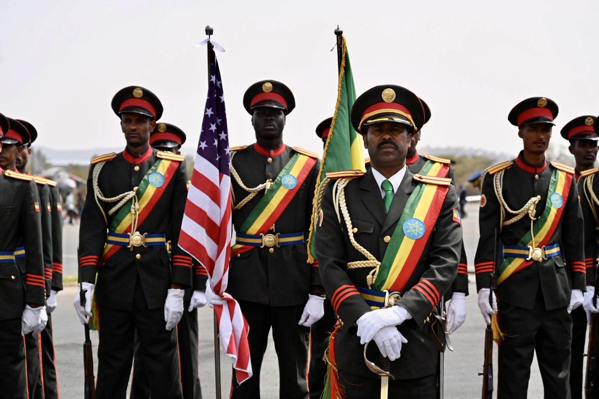 Christopher Landau tweet media