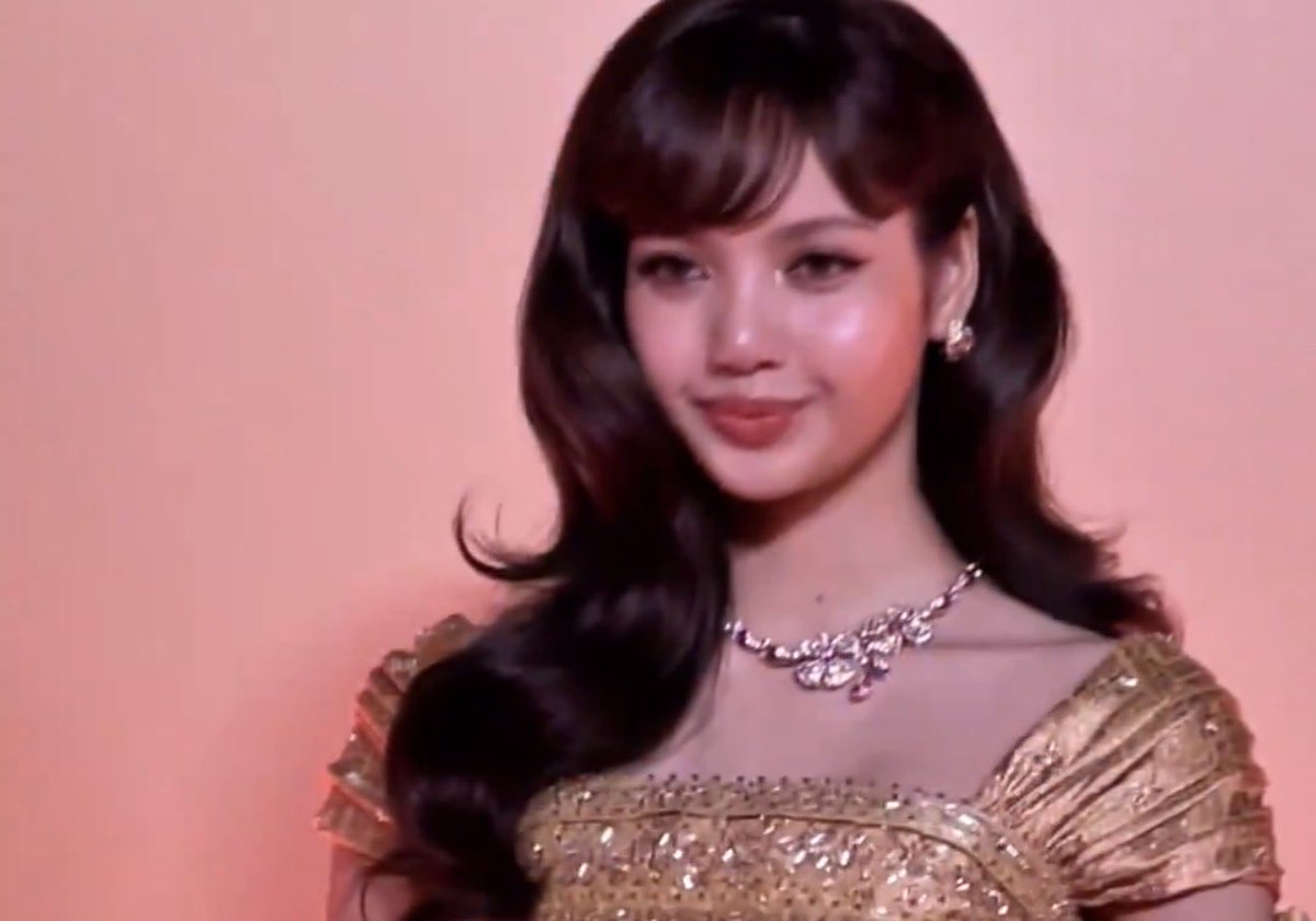 lalisahourIy's tweet image. too pretty