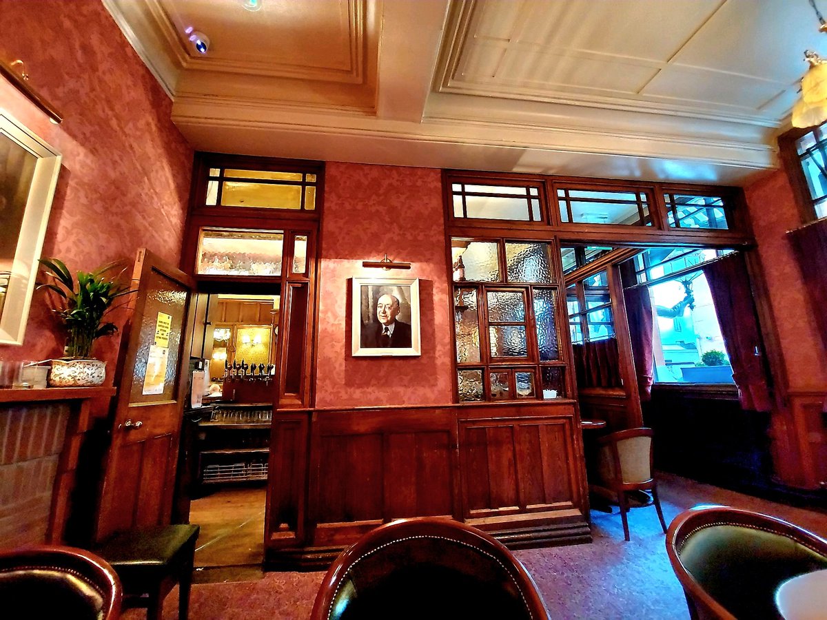 A favourite photo of Neary's, one of Dublin's most beautiful pubs.