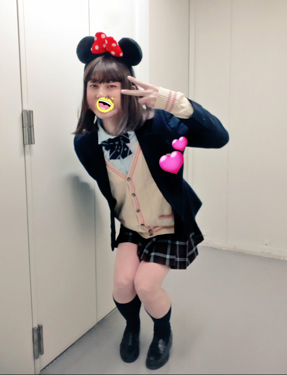 akiko_josou's tweet photo. 女装したいが時間が取れないのでAI生成ツールで過去に撮った左の画像を元に右の動画にして遊んでみました😍
週末には制服を着たいな☺ https://t.co/oPwBotxgof