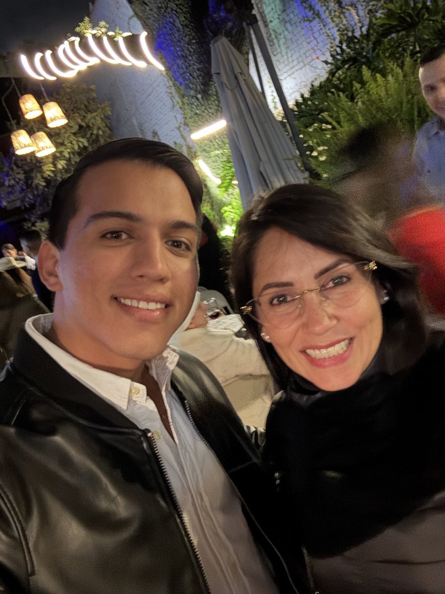 Mi abrazo y respaldo total <a href="/LuisaGonzalezEc/">Luisa González</a> 

#NosGobiernanDelincuentes