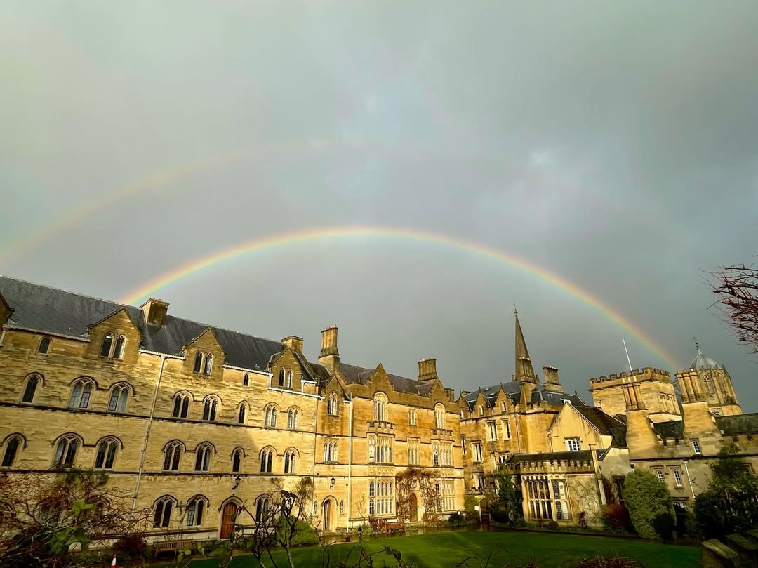 Yesterday brought rainbows to Oxford 🌈

📷 | Patricia Wimmer (Hertford College), Tara Hathaway (Queens College), Berilboz (<a href="/greentempleton/">Green Templeton College</a>) and Lydia (Pembroke College)