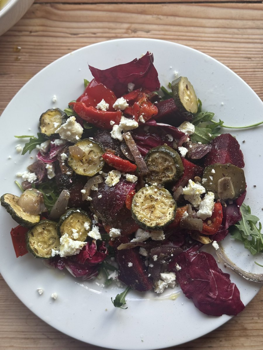 Love a fridge raid salad 

#LoveLeftovers #FridgeRaid