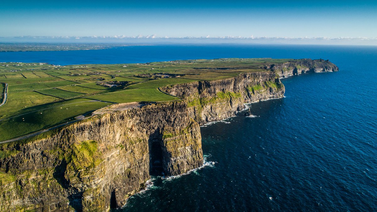 KOMabroad's tweet photo. Take the next step in your #HealthSciences studies at @TUS_Intnl in #Ireland!🇮🇪
#CanadianCollege grads from Fitness and Health Promotion🏋️‍♀️can fast-track and earn their BSc in Sports Strength &amp; Conditioning degree at TUS through KOM’s #PathwayProgram in as little as 1 year!🎓 https://t.co/ERffWEiEL2