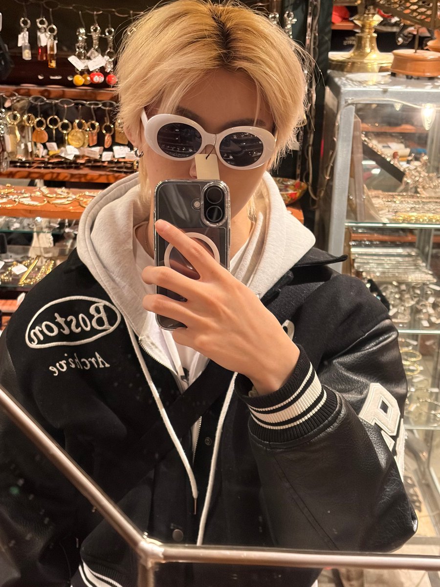 💬 ─ #RIOTO via Weverse:

“😎”

#ARrC #아크 <a href="/official_arrc/">ARrC</a>