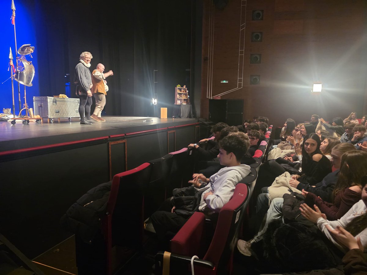 carmelitestgn's tweet image. #ADMXC #POSTC avui hem anat amb els i les alumnes de 1r de BATX al Teatre de Tarragona a veure l'obra "Un tal Quijote", ha estat una bona experiència! #ensagradalacultura #viucarmelites #somifemescola