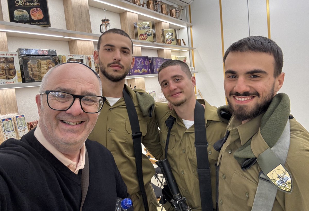 The Jewish Weekly tweet media