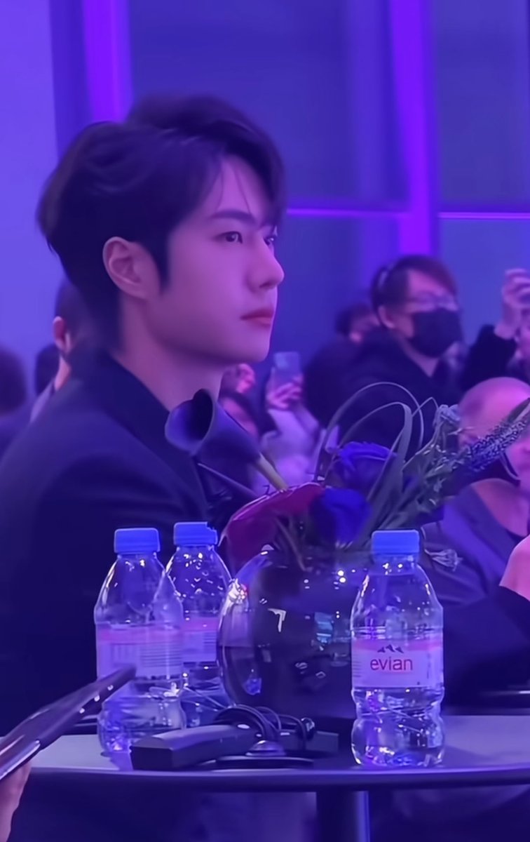 แล้วฮีหล่ออะไรขนาดนั้น