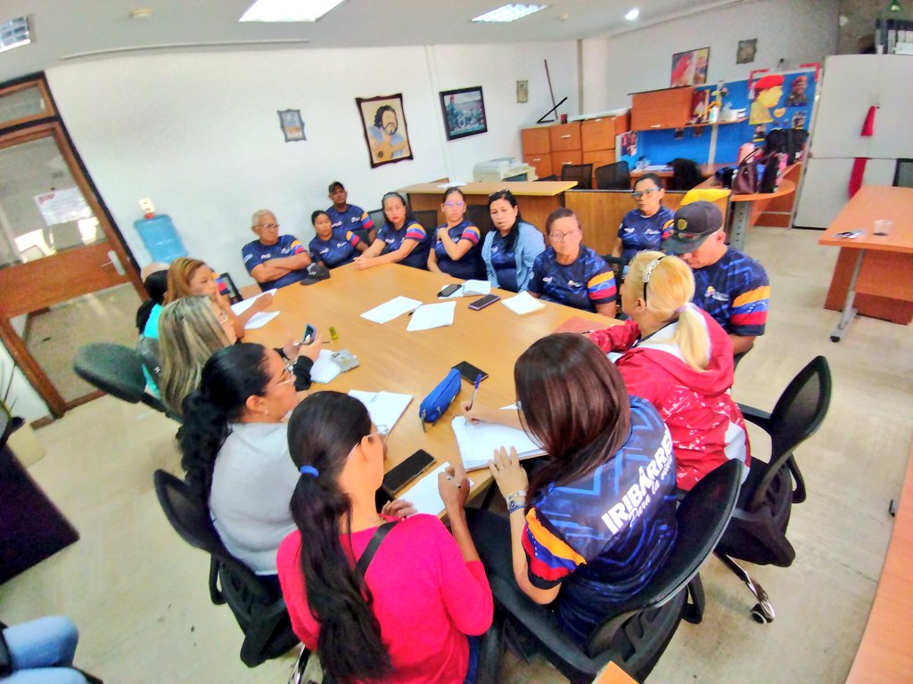 📓 Miércoles #28Enero
En Desarrollo 📸 Desde la Secretaría del Concejo local de planificación pública, Consejeros(as) en reunión para organizar, planificar y construir  plan de acción y metodología de trabajo para este año 2026

#PuebloUnidoEnRevolución
<a href="/AgueroYanys/">Yanys Agüero (Cuenta Oficial)</a>