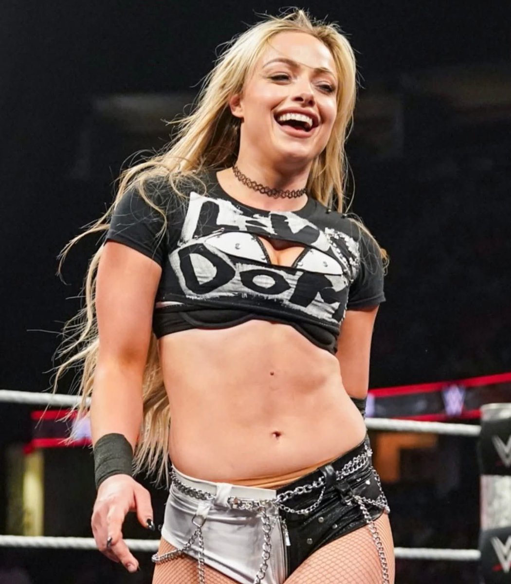 RomanEra0's tweet image. Royal Rumble ‘26 winners.

Roman Reigns &amp;amp; Liv Morgan