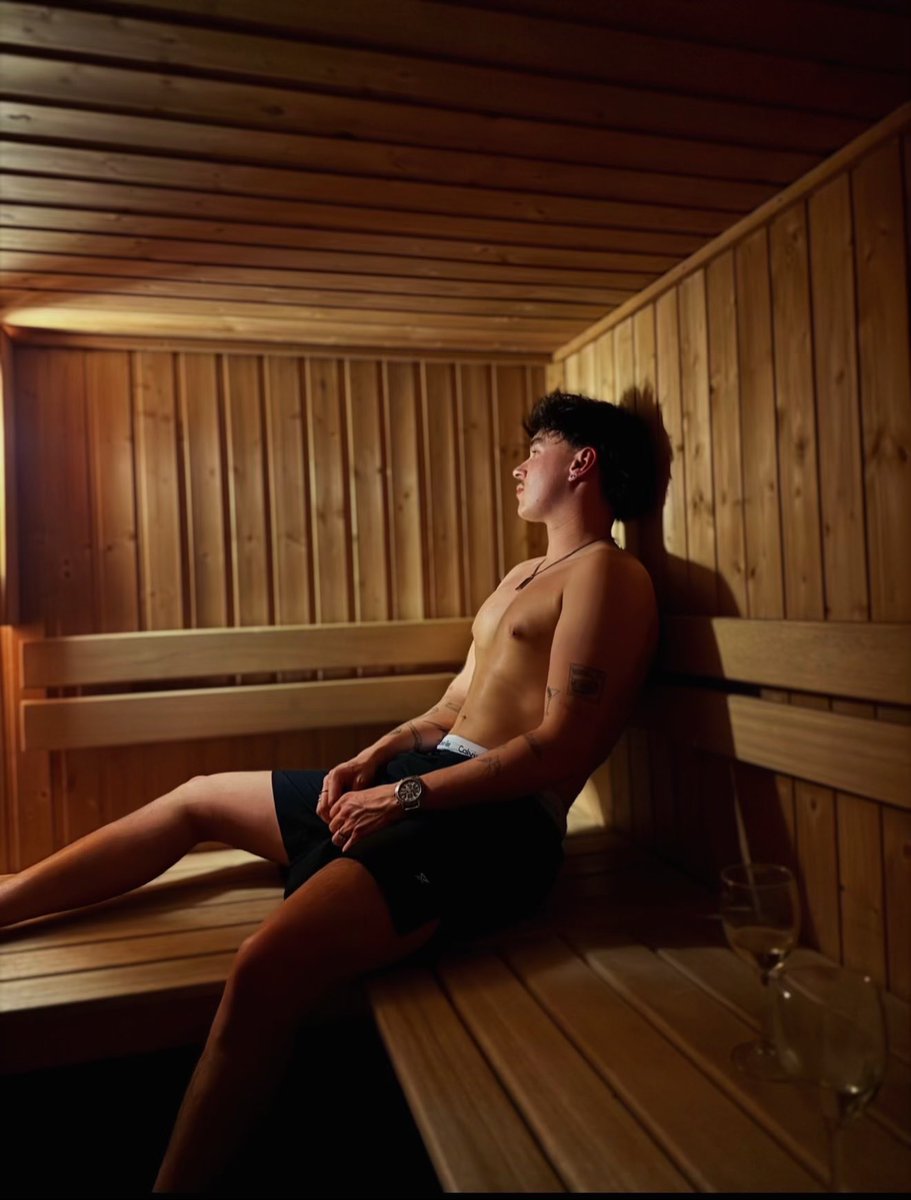 Mastersam_18's tweet photo. Who wants to join me in here? https://t.co/5R4CitZxTD