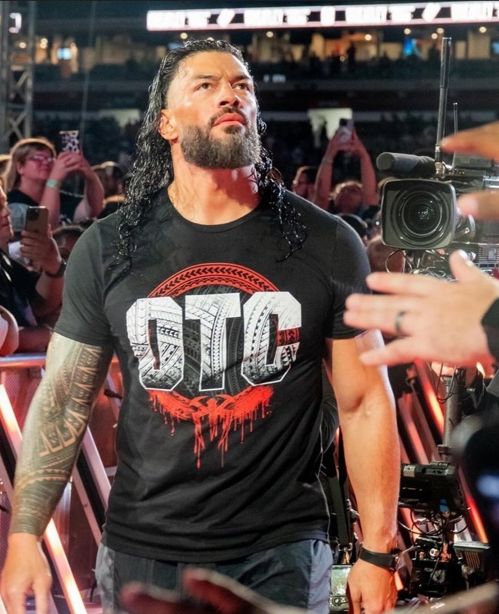 RomanEra0's tweet image. Royal Rumble ‘26 winners.

Roman Reigns &amp;amp; Liv Morgan