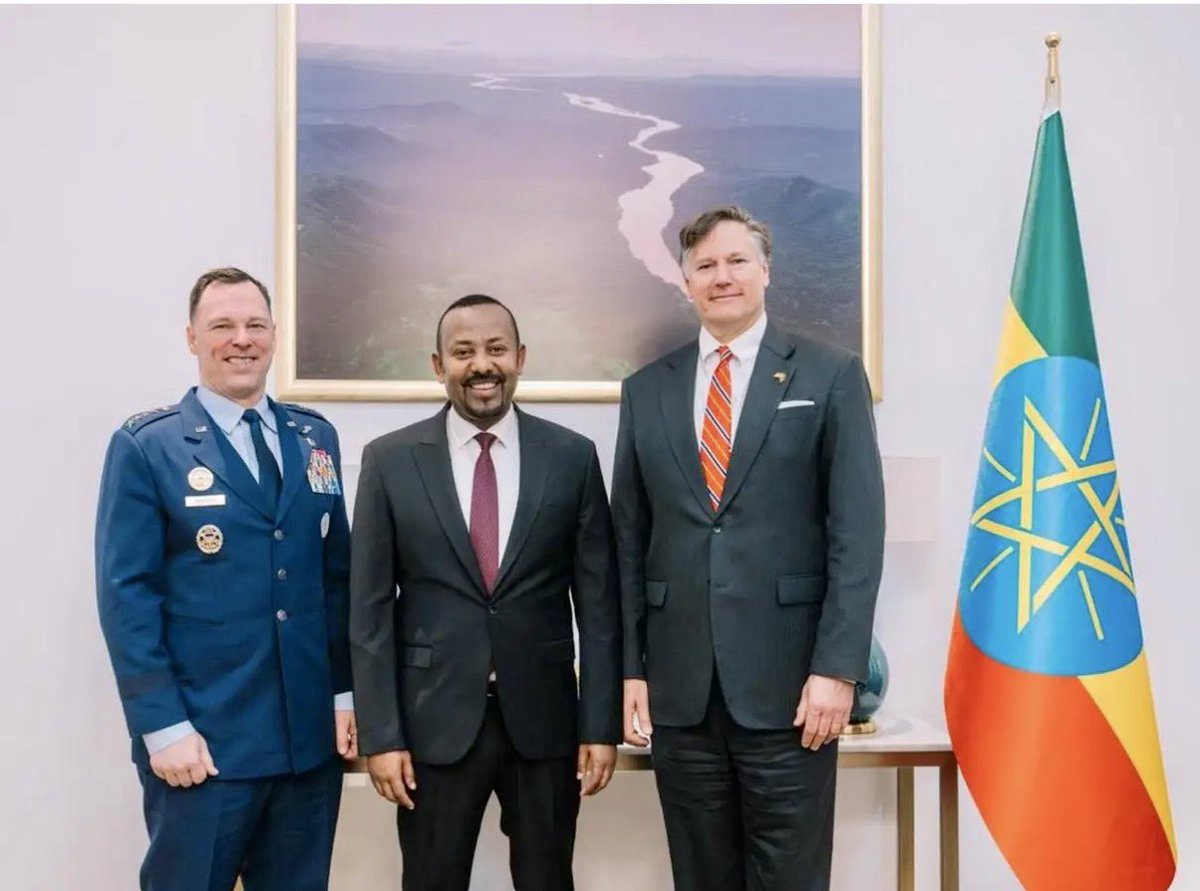 Christopher Landau tweet media