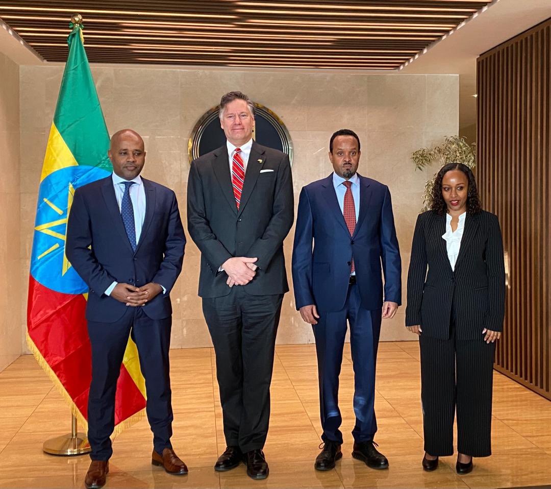 Christopher Landau tweet media