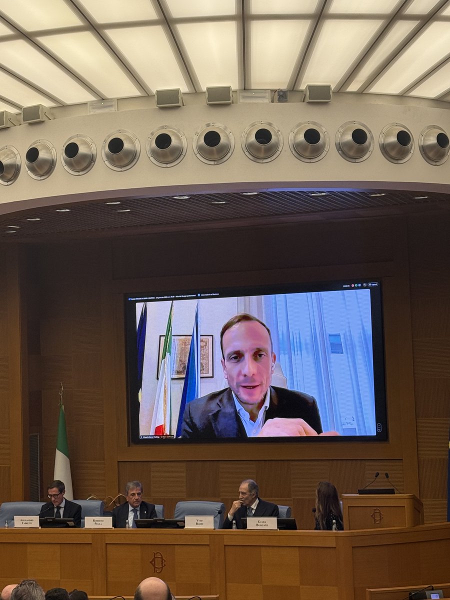 Conferenza delle Regioni tweet media