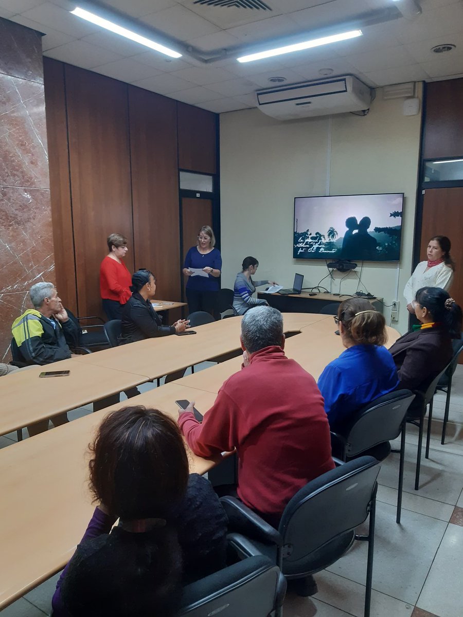 Hoy, 28 de enero, rendimos homenaje a José Martí en el Banco Exterior. Celebramos su 173 aniversario, símbolo de libertad, lucha y amor por Cuba. #MartíVive