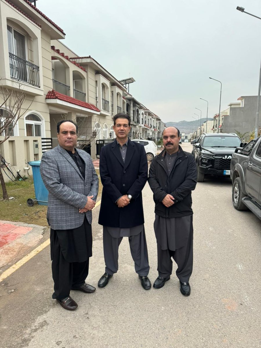 خیبر پختونخوا میں مسلم لیگ (ن) کے ڈیجیٹل فرنٹ کے شیر, سوشل میڈیا ہیڈ میاں عالمگیر شاہ اور اصغر خان وزیر کے ساتھ