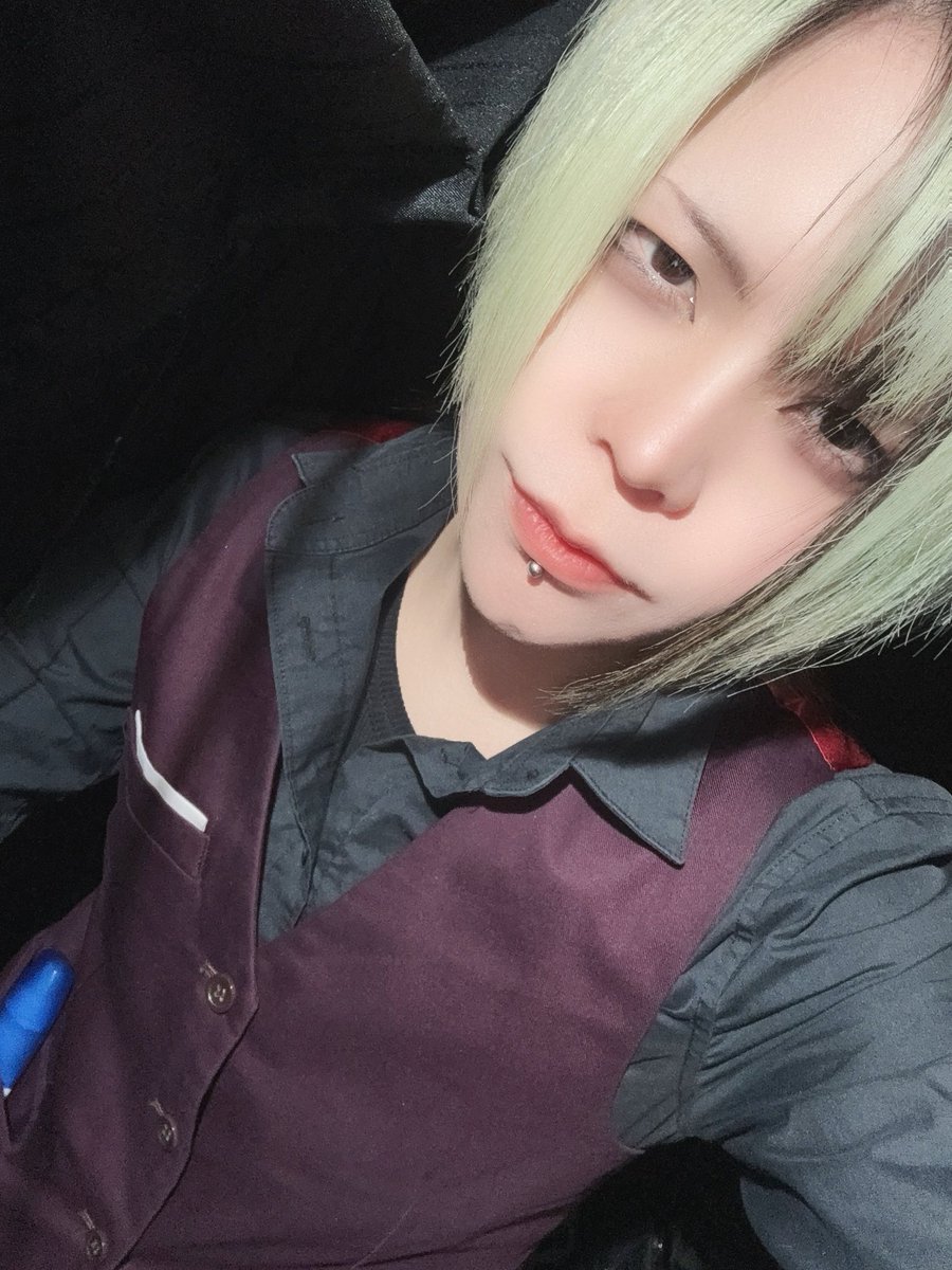 ログインっ

お久しぶり屋さん
店内あったかくして待ってるよい✌️
会いに来て〜！！！

#大阪 #男装 #男装コンカフェ #中性 
#コンカフェ #ミナミ #宗右衛門町