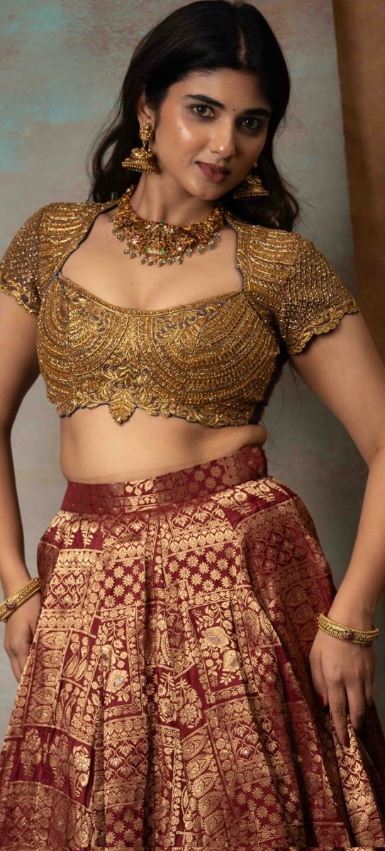 Lovely_Queens1's tweet image. #PragyaNagra