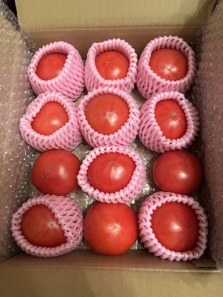 今年になってもう3箱目の完熟トマトとミニトマト。大阪 富田林からのお