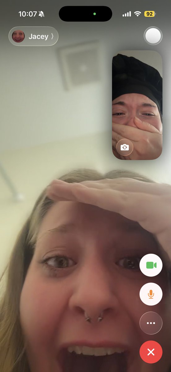Me and <a href="/D1VINE1NFECTION/">jacey! | Chris’ Eyebrow Brush</a> immediately fting each other sobbing. 
<a href="/ChrisMotionless/">Chris Motionless</a> ts was insane like omg omg