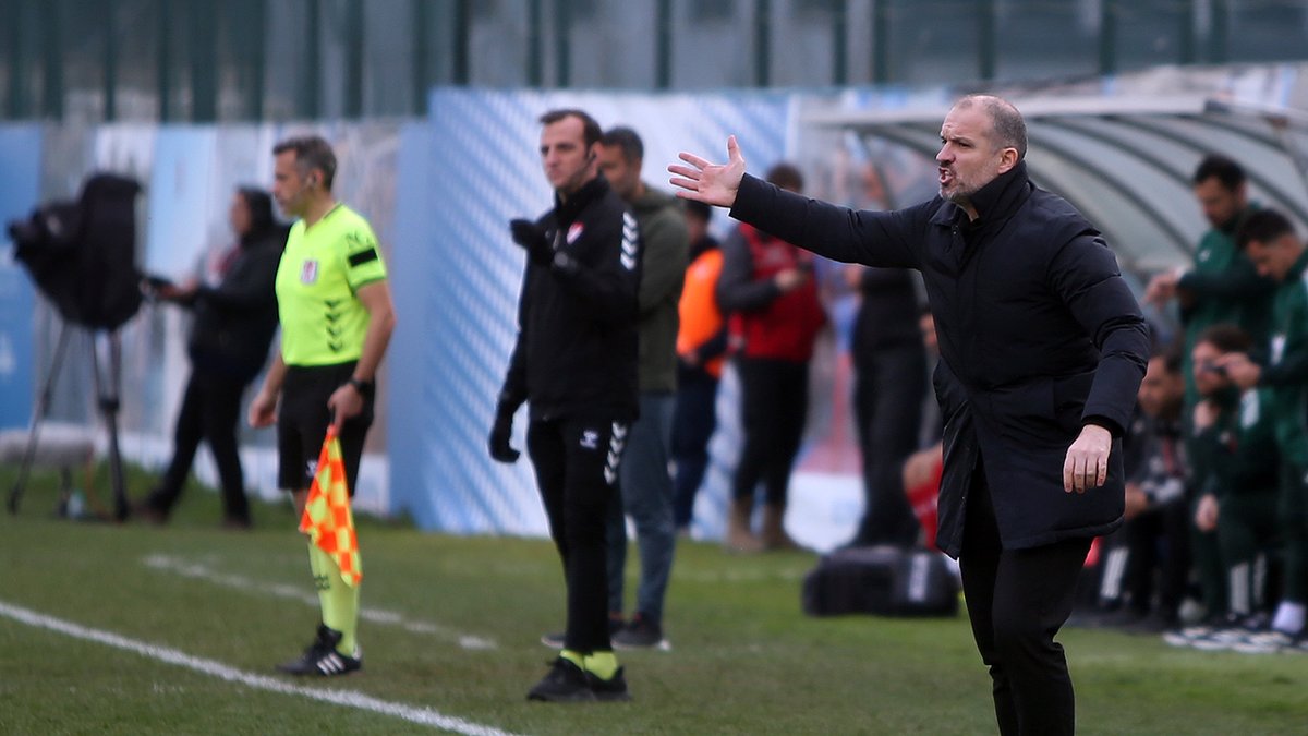 olayfinal1's tweet image. Bursaspor’un hocası Mustafa Er’den maç sonu flaş açıklamalar

olay.com.tr/bursasporun-ho…