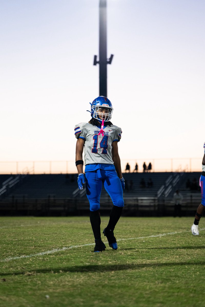 4xjoee's tweet photo. My Name is Joseph Marshall
I am a 2027 ATH
I am 5’10
165
I Attend Kempsville Highschool
My GPA is 3.0
My 40 is a 4.61
My shuttle is a 3.98
My 100m is a 11.1
i had over 10+ tackles from my junior season as a back up corner

https://t.co/UPfmQi1iz8 https://t.co/mz2x2LiU0B