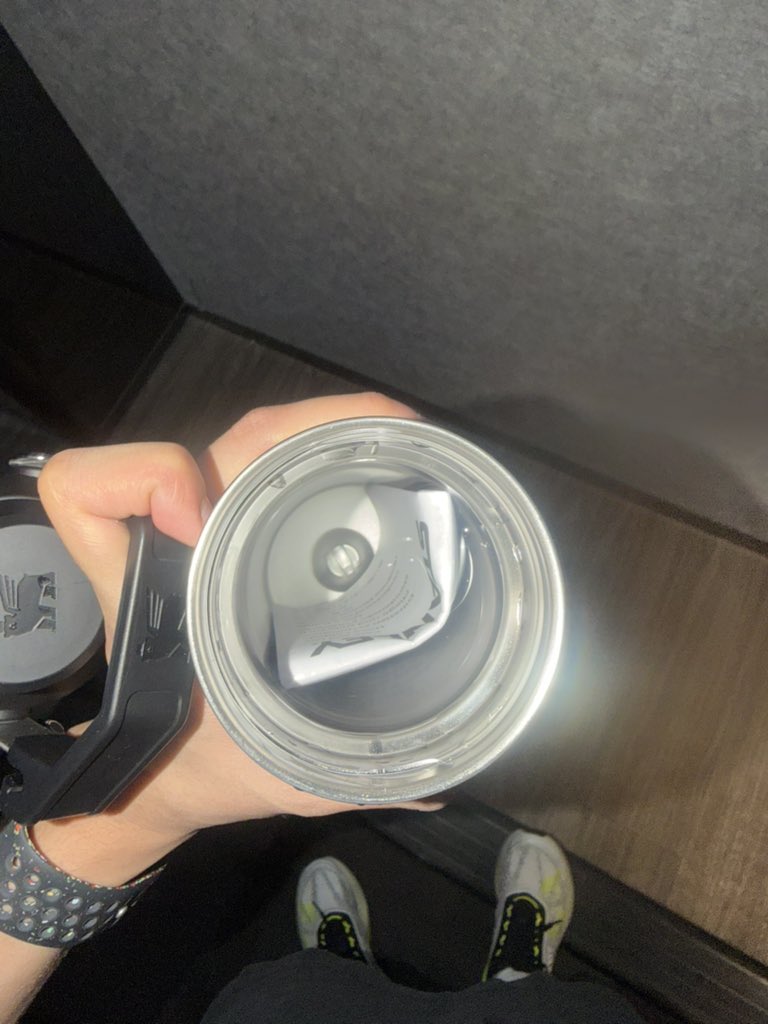 mmarkpkk's tweet image. แม่งเอ้ย กินน้ำมาตั้งนาน ก็ว่าทำไมน้ำ กลิ่น เหมือนหนังสือพิมพ์ เปิดฝาถึงได้รู้  ..วาย จริงเรา (เห่อไง รีบใช่ของใหม่ไปหน่อย)