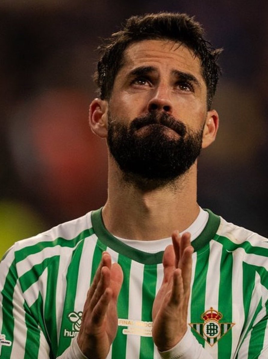 PabloSutil2001's tweet photo. Por lo que comentan ciertas fuentes a @isco_alarcon le queda un mes más de recuperación. https://t.co/dRWIob3G00