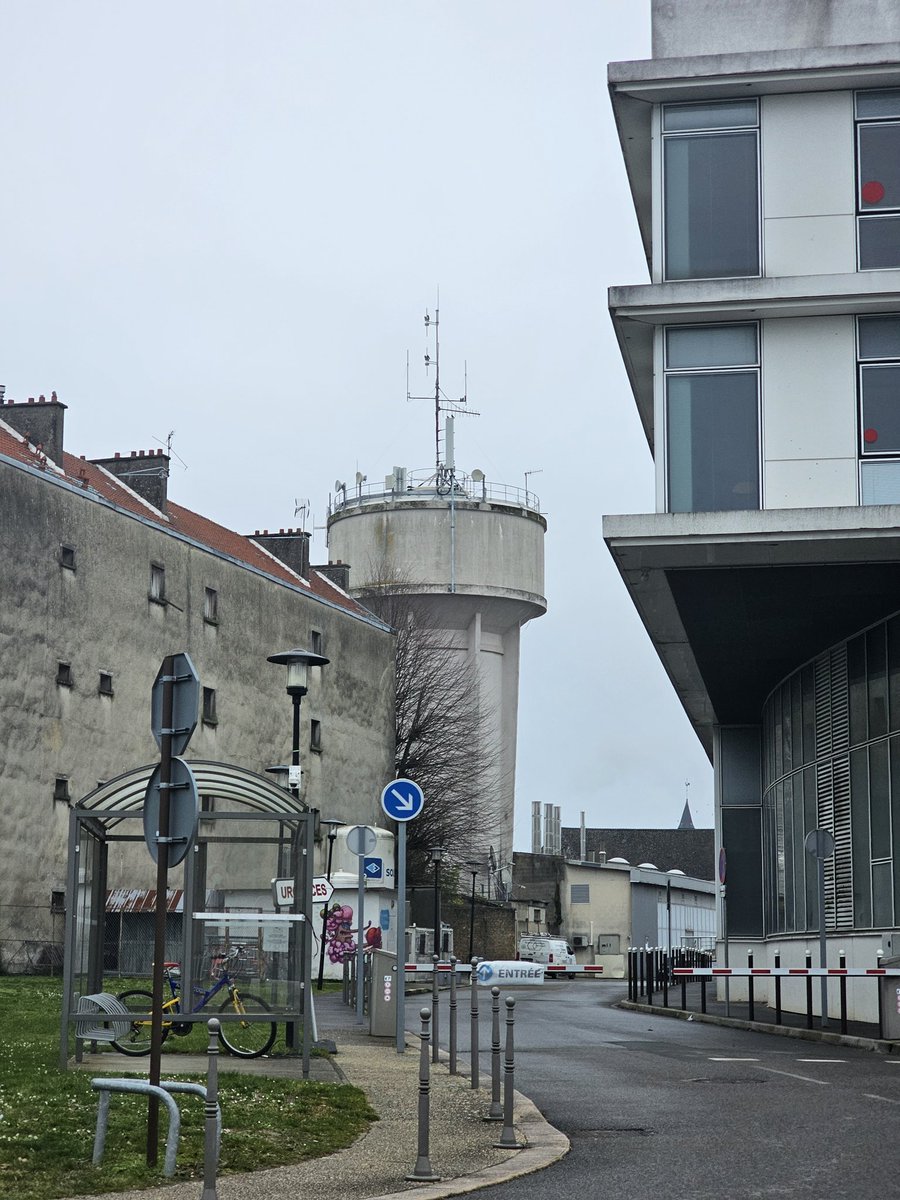 Costilz's tweet photo. Test de débit #RNCMobile 5G NSA de 10 sec. sur SM-S918B :
↓ 1244.81 Mbps / ↑ 137.5 Mbps réalisé sur l'eNB 4312 à Laon.
Antenne Free Mobile à 108 m de distance. https://t.co/DaCf3Qe3Lk
