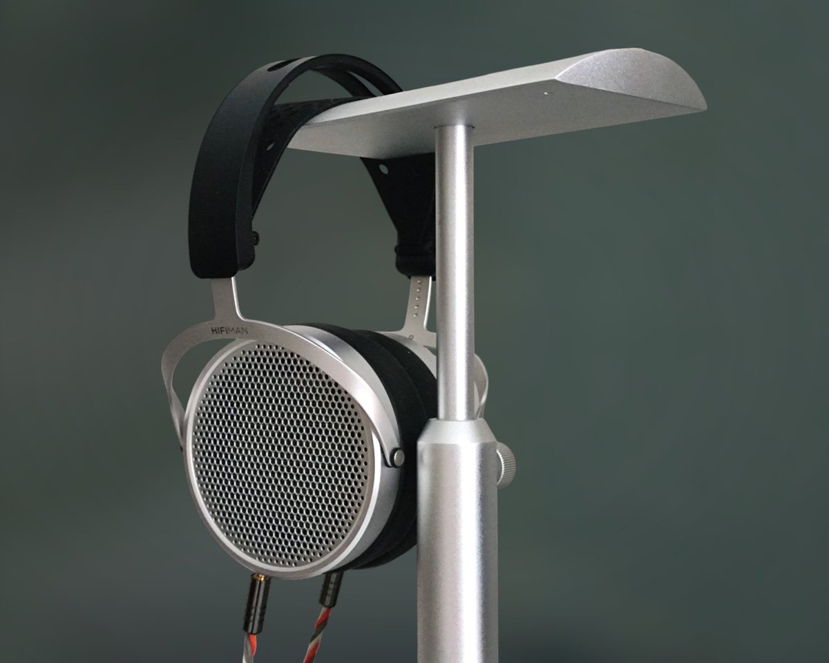 Finally got my hands on the Hifiman HE600. Sounds good. I really appreciate the circular legacy ear pad style. Looking forward to doing some pad rolling.

#hifiman #Hifimanhe600 #he600 #hifiheadphones #headfi
<a href="/hifimanofficial/">HIFIMAN</a>