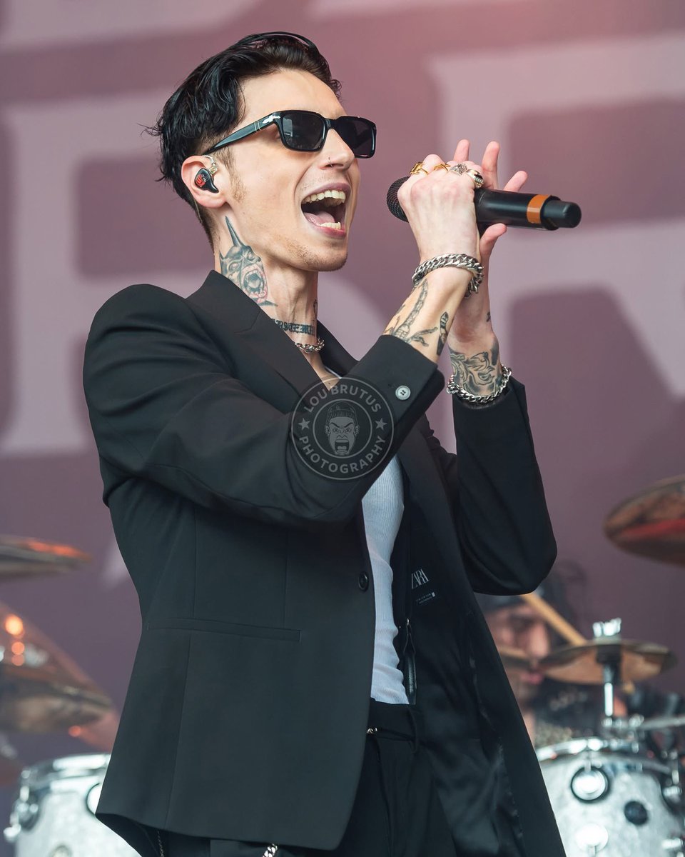 hardDriveRadio tweet media