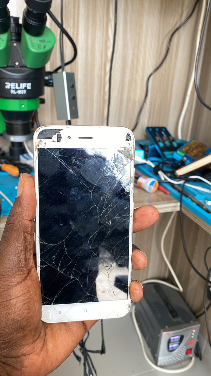 Mtejaa jitahidii ulipie huduma on Time!! 

🔹Narekebisha simu zote za iPhone pamoja nakubadilisha spare zote.

🔹Utalipia baada ya simu kupona 🤝

📞 (0765539143)

Nb: Piga simu kwa huduma ya Chaap 💯