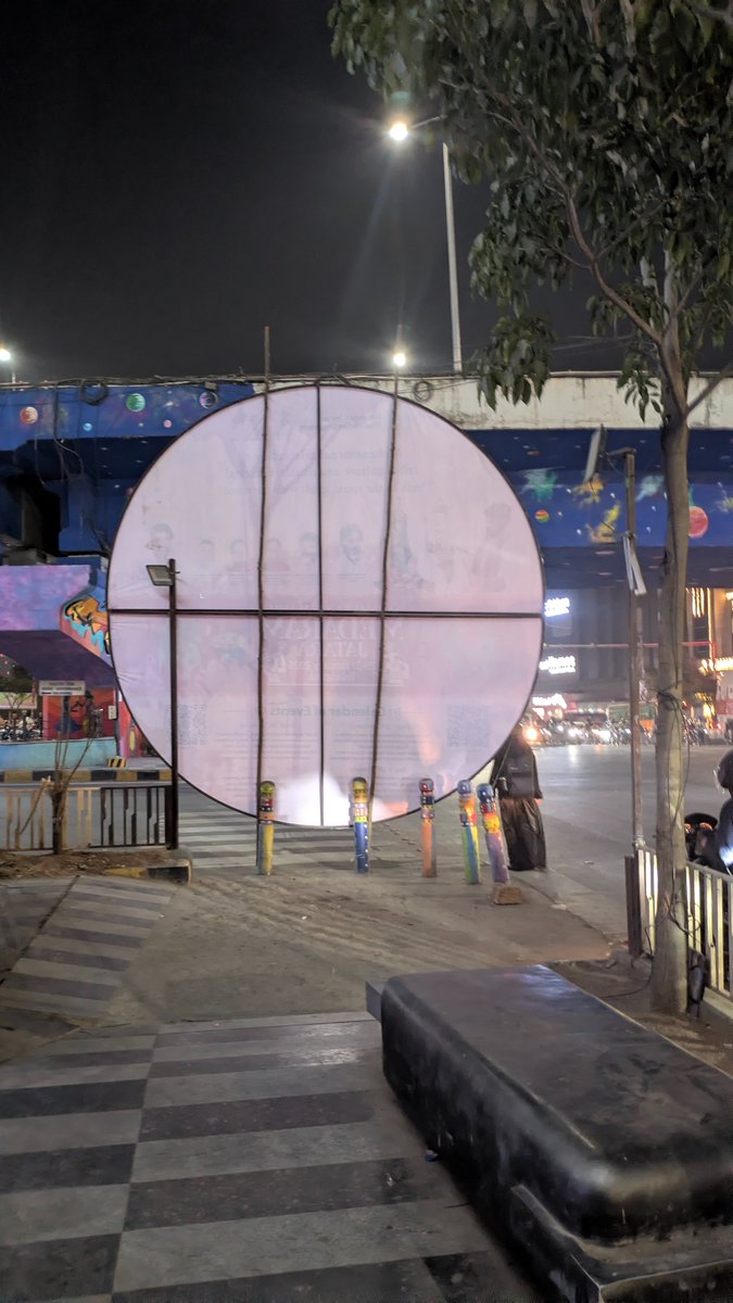 manoj116611's tweet photo. Dear @CommissionrGHMC ,@hydcitypolice this particular banner/hoarding is blocking the path for pedastrians. This is exactly at the Hitech city signal.
Hope you remove it as soon as possible.

#freefootpath
#activemobility https://t.co/rH6RcW48KN