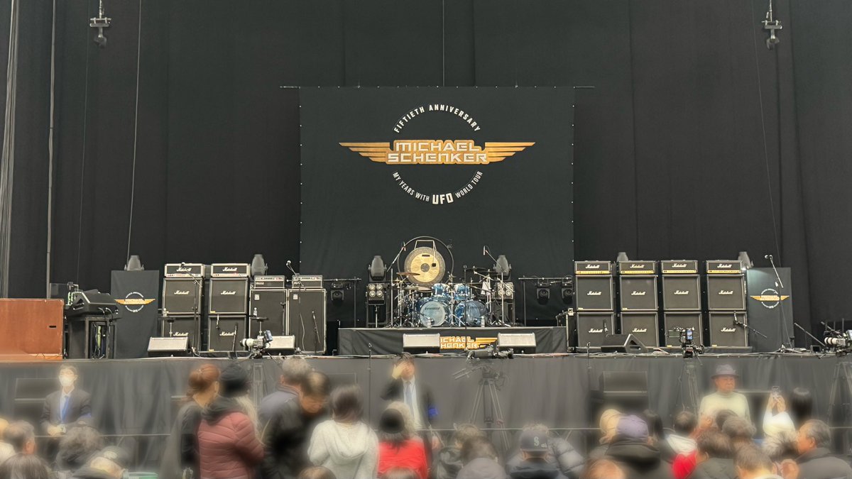 J7uXecoZRzUhtT3's tweet photo. #MichaelSchenker の #日本武道館
公演に参戦して来た❗️
武道館で観るのは、1981年のMSG
初来日公演以来😊
今回はUFO時代の楽曲に特化した
内容で、#StrangersInTheNight を
あたかも体験しているかの様な
圧巻のパフォーマンスだった‼️😆
やはりMichael には #Gibson のVの
方が良く似合うな😉🤘 https://t.co/hz4ajoMmh5