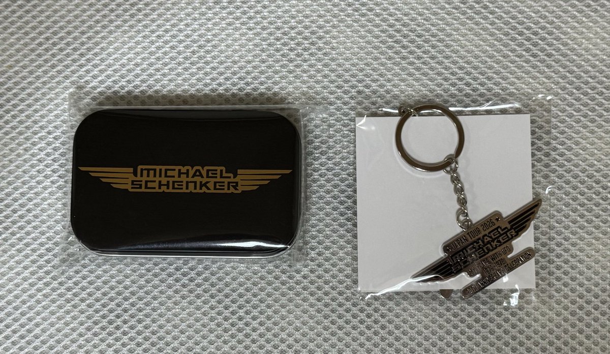J7uXecoZRzUhtT3's tweet photo. #MichaelSchenker の #日本武道館
公演に参戦して来た❗️
武道館で観るのは、1981年のMSG
初来日公演以来😊
今回はUFO時代の楽曲に特化した
内容で、#StrangersInTheNight を
あたかも体験しているかの様な
圧巻のパフォーマンスだった‼️😆
やはりMichael には #Gibson のVの
方が良く似合うな😉🤘 https://t.co/hz4ajoMmh5