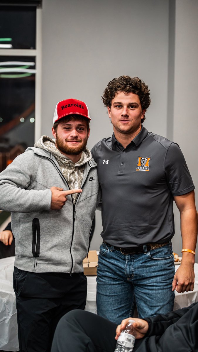 MercerFootball's tweet image. Accountability teams are locked in 🤝

#ATTACK | #DraftDay