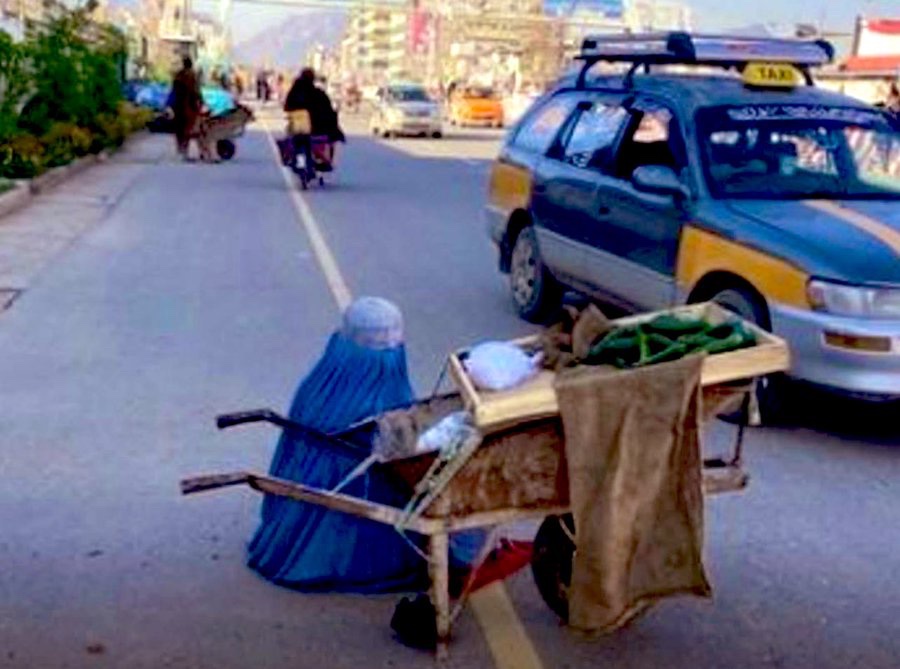Afghan women can beg in the streets but are punished for working, studying, or speaking out. Girls are banned from school, women from universities, jobs, parks, even traveling alone.

The world, the UN, and international courts remain silent while Afghan women’s being erased.😑