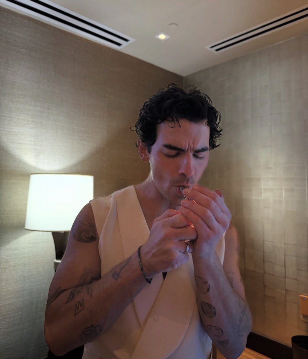 eve-elaina💐 tweet media