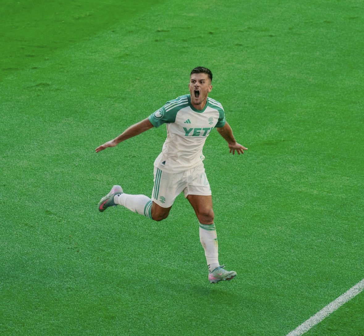 🚨Deportes La Serena llegó a un acuerdo de palabra para fichar a Diego Rubio. 
*️⃣Llega como agente libre desde Austin y firmará contrato por un año, tal como informó <a href="/urieliugt/">Uriel Iugt</a>.