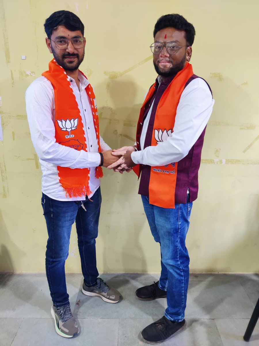 CPZALABJP's tweet photo. ભારતીય જનતા પાર્ટી - બોટાદ જિલ્લાના નવનિયુક્ત જિલ્લા યુવા મોરચાના મહામંત્રી શ્રી પરેશભાઈ પ્રજાપતિ ને ખૂબ ખૂબ અભિનંદન અને શુભેચ્છાઓ 🌷
@BjpBotad #BJP4Botad #Botad #BJP https://t.co/GZfGJn9nDm