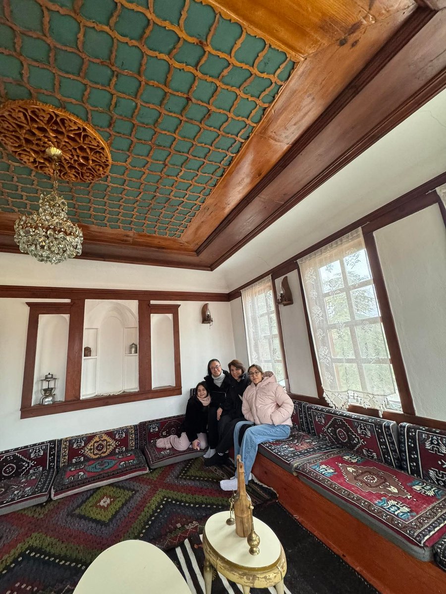 Bugün ki Kadın Kültür Evimizin misafirlerine Kültür Evimizi tanıttık.