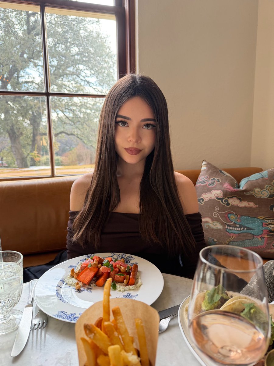 Katchii 🐱 tweet media